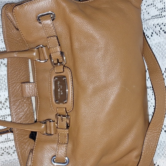 Michael Kors Brown Gold Tote with Luxurious Leather and Structured Design - Picture 2 of 11